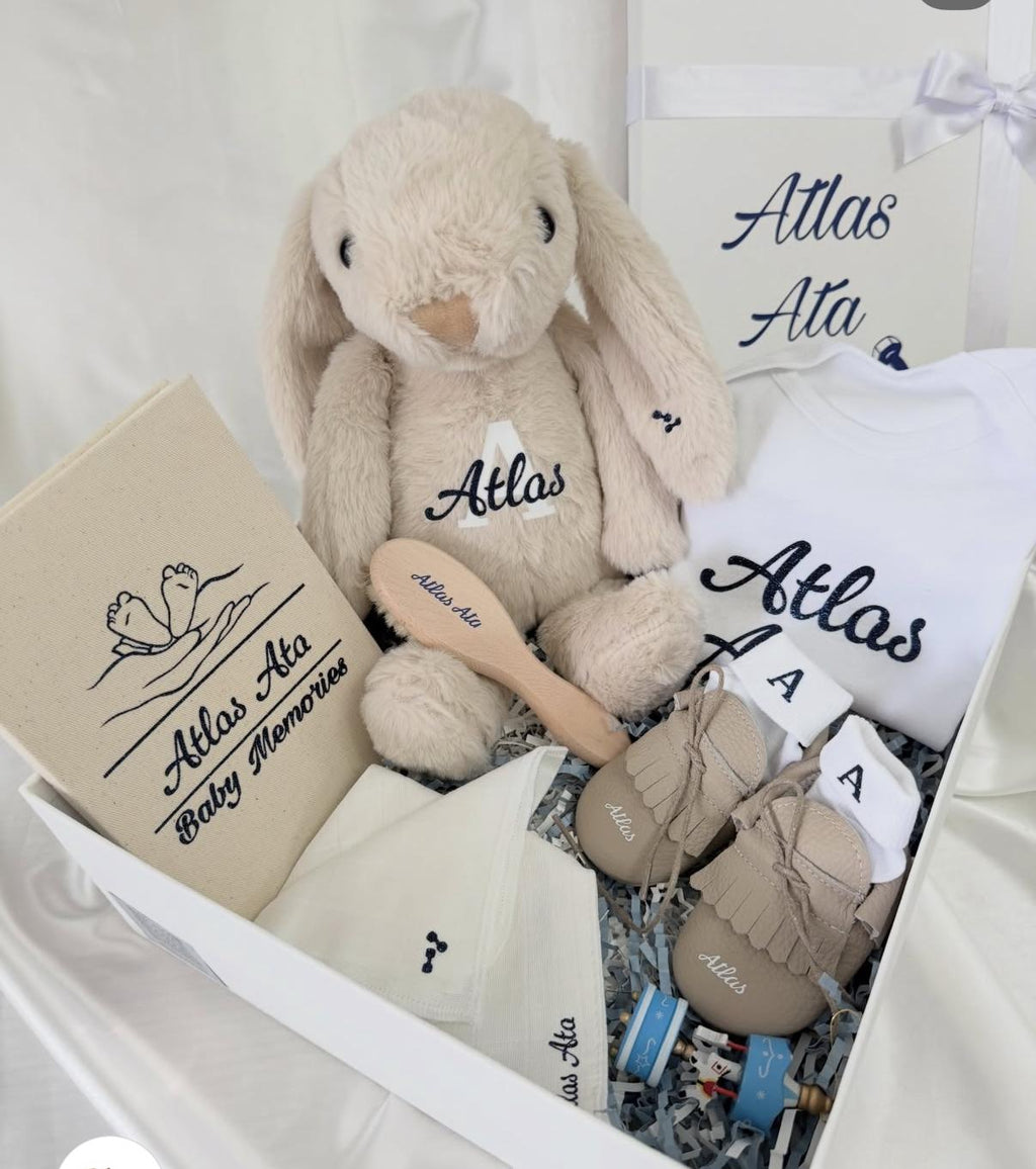 Personalisiertes Baby Geschenkset mit Namen – Premium Geschenkbox zur Geburt